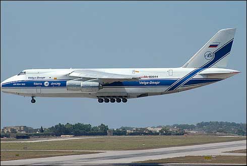 Poza avion Antonov an 124 Ruslan, poza exterior avion, poze cu avioane