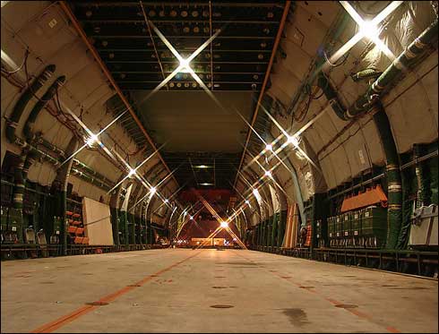 Poza avion Antonov an 124 Ruslan, poza interior avion, poze cu avioane