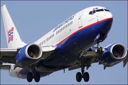 Poza avion Boeing 737 600, poza exterior avion, poze cu avioane