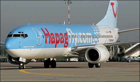 Poza avion Boeing 737 900, poza exterior avion, poze cu avioane