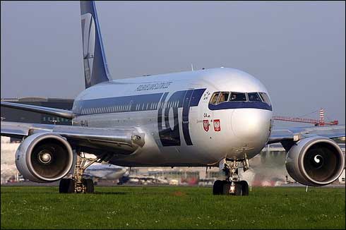 Poza avion Boeing 767 200, poza exterior avion, poze cu avioane