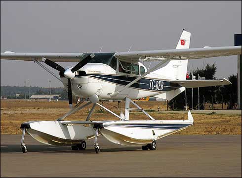 Poza avion Cessna 206, poza exterior avion, poze cu avioane